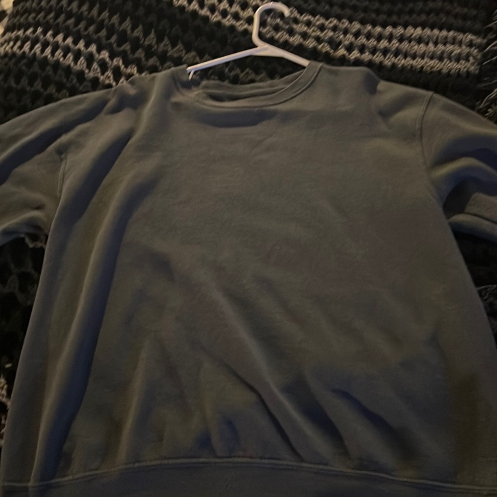 Grey crewneck large
